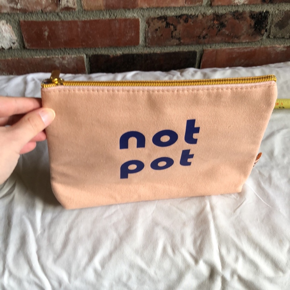 Not Pot Toiletry bag - Picture 4 of 5